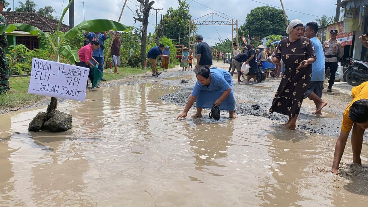 Egi Apresiasi Aksi Kreatif Warga Kritisi Jalan Rusak di Palas