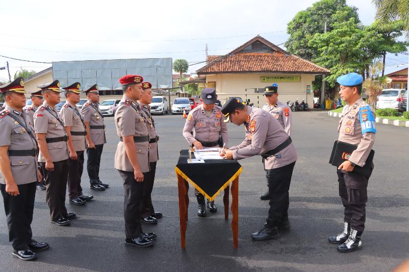 Kapolresta Bandar Lampung Pimpin Sertijab 5 Pejabat Utama dan 2 Kapolsek