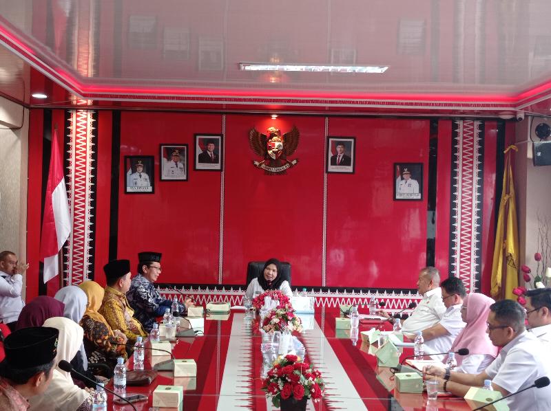 Pemkot Bandar Lampung Terima Bantuan Untuk Para Korban Banjir Dari UIN RIL, Dan Bahas Pembangunan Rumah Sakit