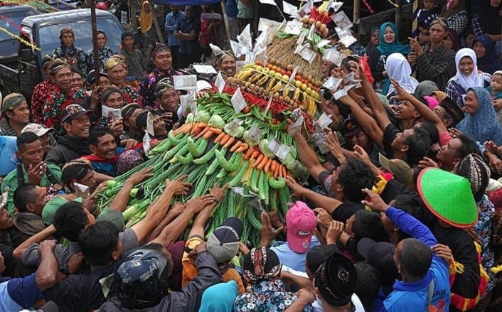 5 Tradisi Idul Adha di Indonesia yang Unik dan Bernilai Wisata Budaya
