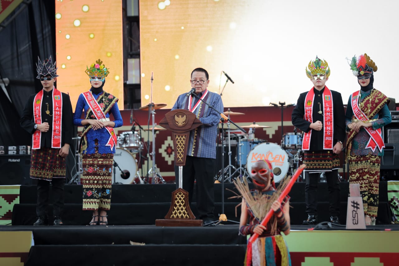 Gubernur Lampung Arinal Djunaidi Buka Karnaval Topeng, Rangkaian Krakatau Festival 2023 