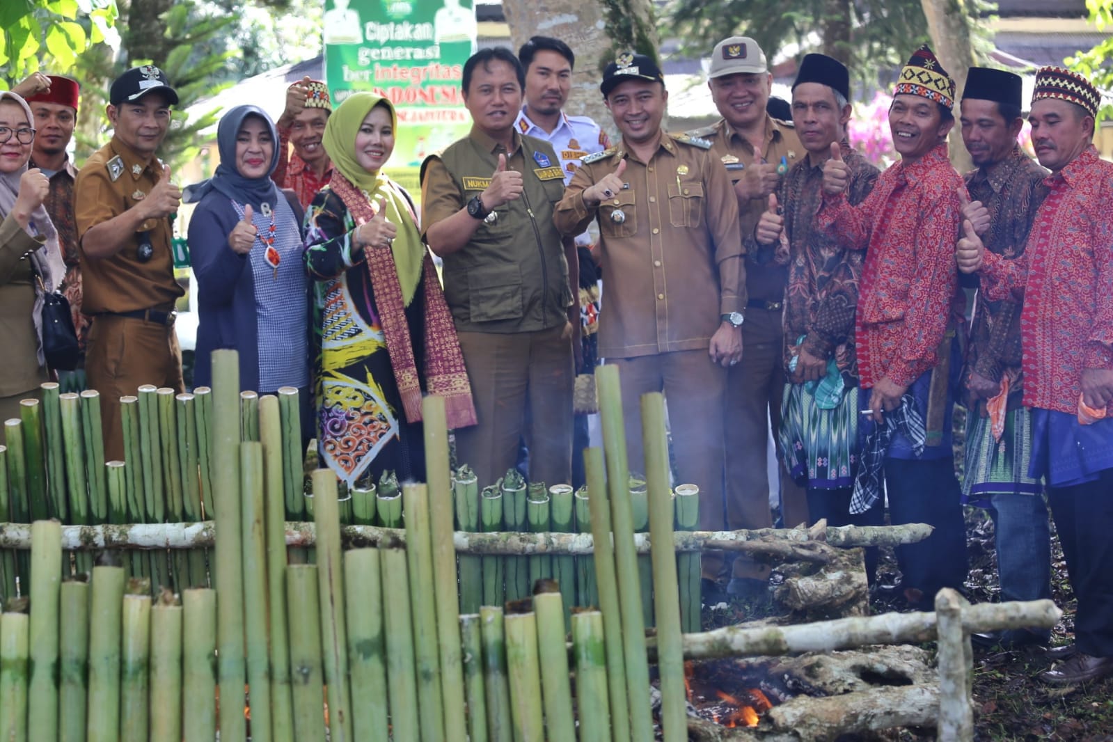 Lestarikan Budaya, Pemkab Lampung Barat Gelar Ngelemang Bebakhong