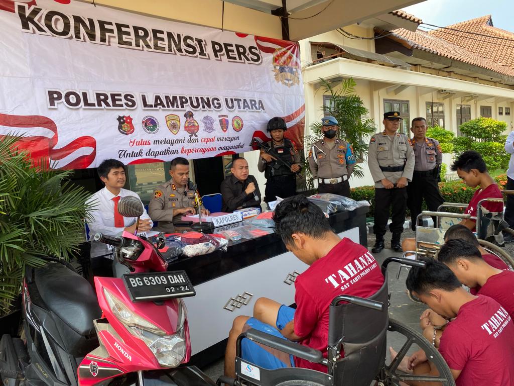 Konferensi Pers, Polres Lampung Utara Ungkap Kasus Curas hingga Korupsi