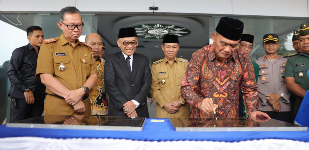 Sekdaprov Lampung Dampingi Menko PMK RI Resmikan Gedung Rektorat Universitas Muhammadiyah Kotabumi