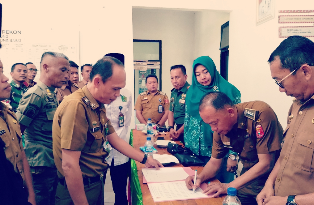 Gantikan Erwin, Ruspel Mulai Tugas sebagai Camat Lumbok Seminung