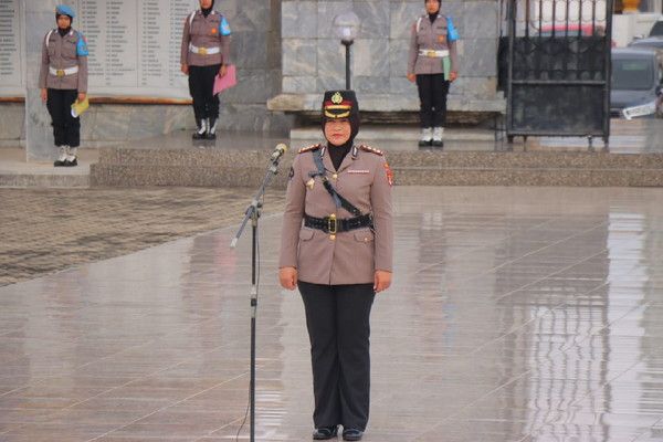 Peringati Hari Jadi ke-77, Polwan Polda Lampung Gelar Ziarah dan Tabur Bunga di TMP