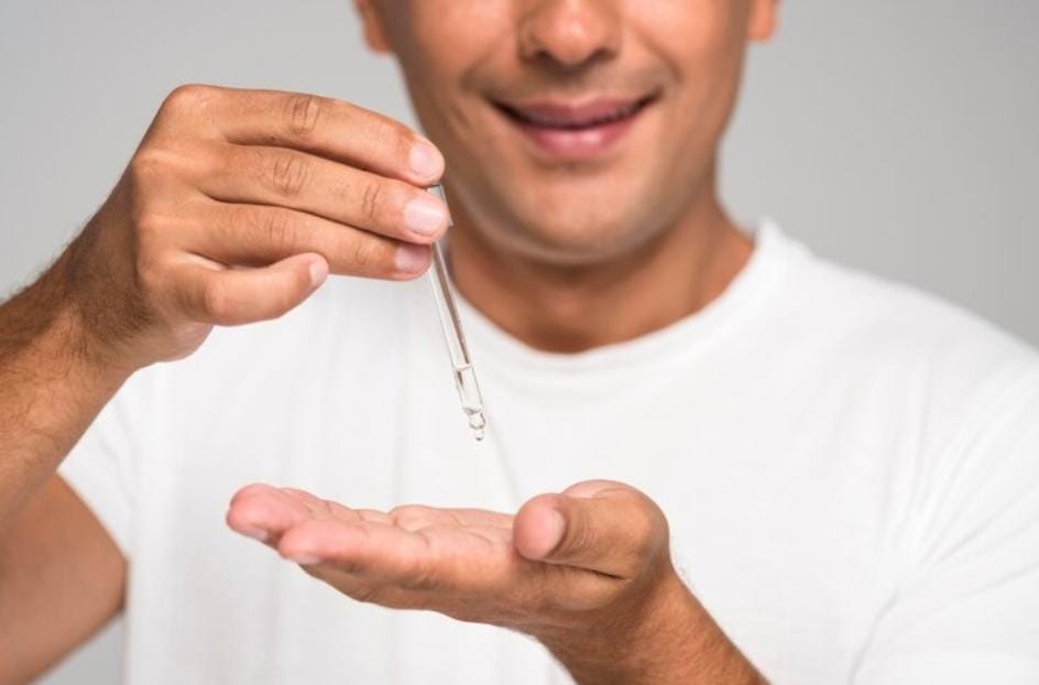 7 Manfaat Baby Oil untuk Wajah dan Cara Pemakaian yang Aman