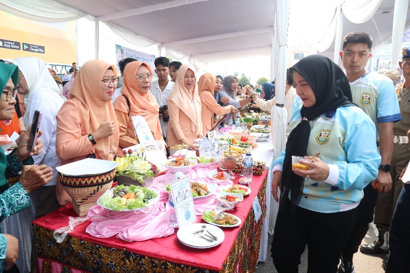 Bandar Lampung Ukir Rekor MURI Lewat Sekubal Raksasa 25 Meter