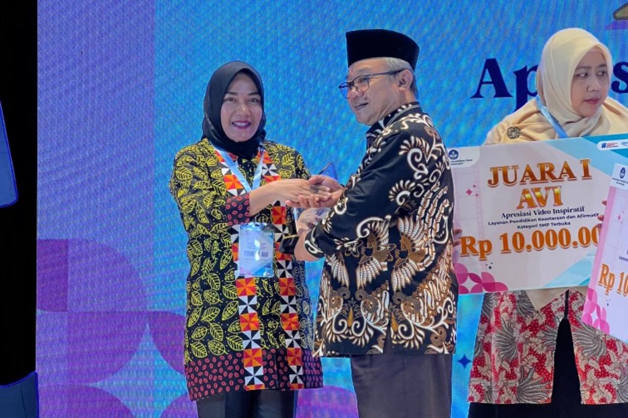 Ditengah Keterbatasan, SMP 1 Atap Batu Brak Persembahkan Juara Nasional untuk Lampung Barat