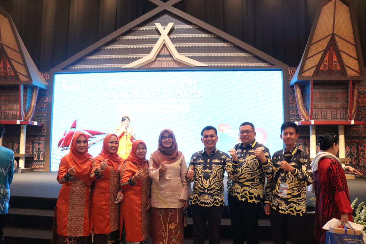 Ajang Promosi Produk Kerajinan Daerah, Dekranasda Pesbar Ikuti Pameran Inacraft 2023