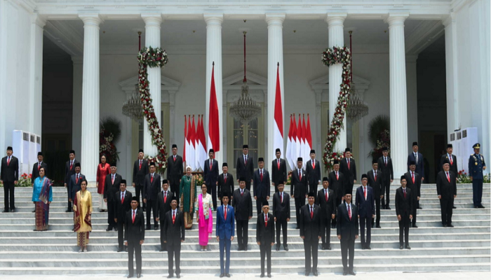 Presiden Jokowi Diisukan Bakal Rombak Kabinet, Ada Nama Prabowo dan Sandiaga Uno