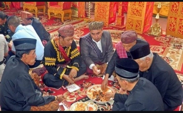 Tradisi Makan Bersama di Indonesia: Warisan Budaya yang Merekatkan