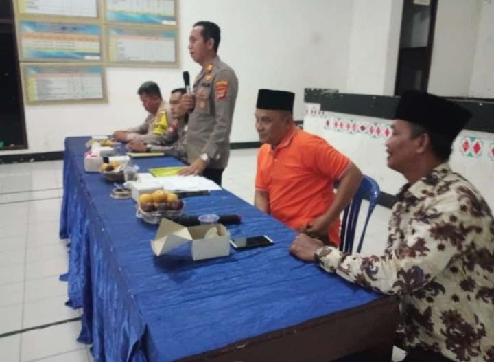 Kelurahan Gunungterang Terima Kunjungan Polsek TkB