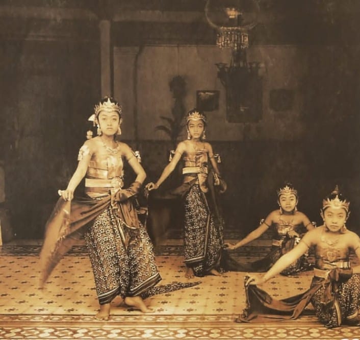 Tari Serimpi: Asal Daerah, Sejarah, Jenis, Gerakan, dan Pola Lantainya