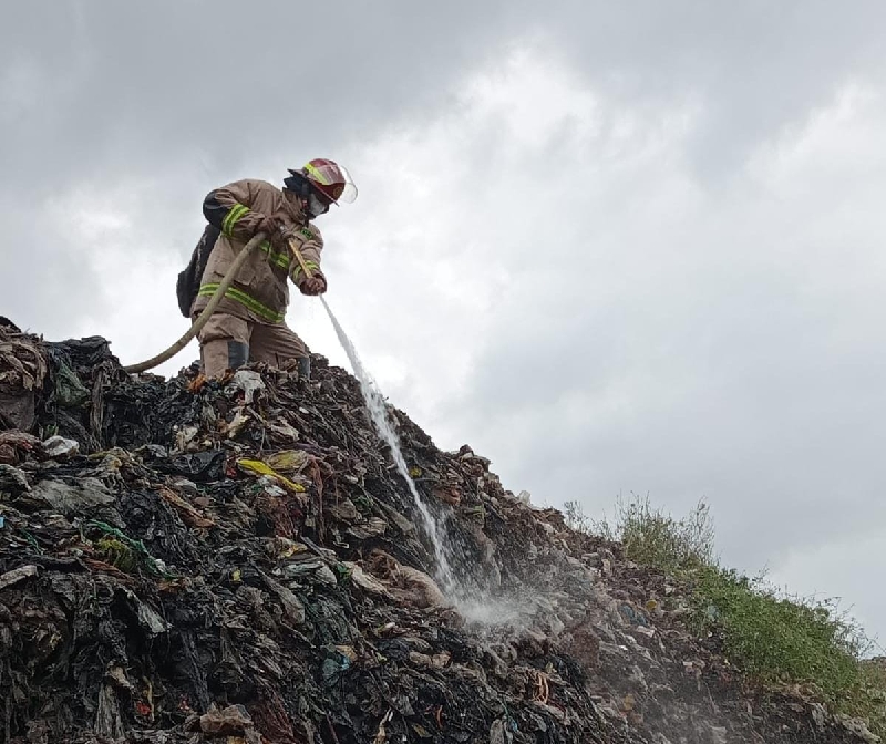 Lahan di TPA Bakung Terbakar, Diduga Akibat Pembakaran Sampah oleh Warga
