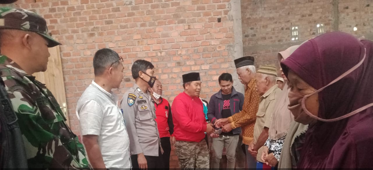 Cegah Kerumunan, Sutro Distribusikan BLT-DD dalam Dua Sesi