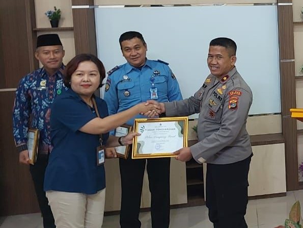 Raih Nilai IKPA Terbaik, Polres Lambar Terima Reward KPPN Liwa