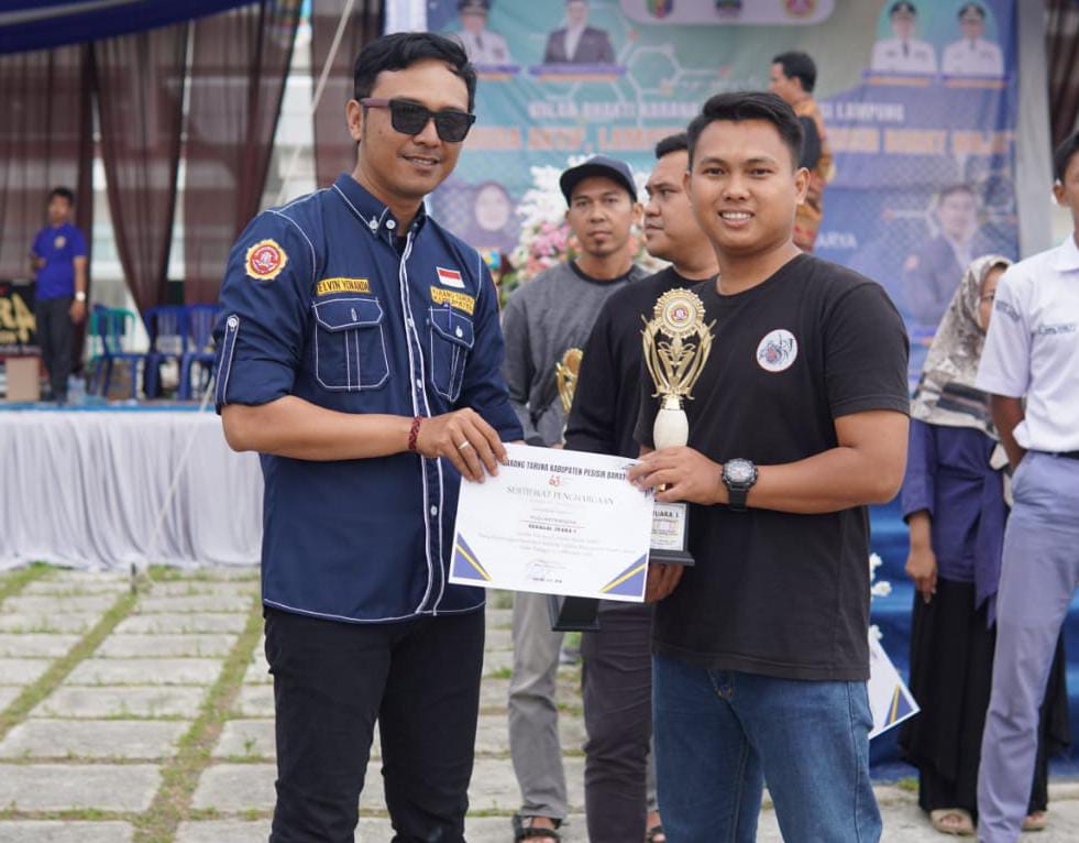 Jurnalis Radar Lambar Sabet Juara I Lomba Fotografi Bulan Bakti Karang Taruna Provinsi Lampung