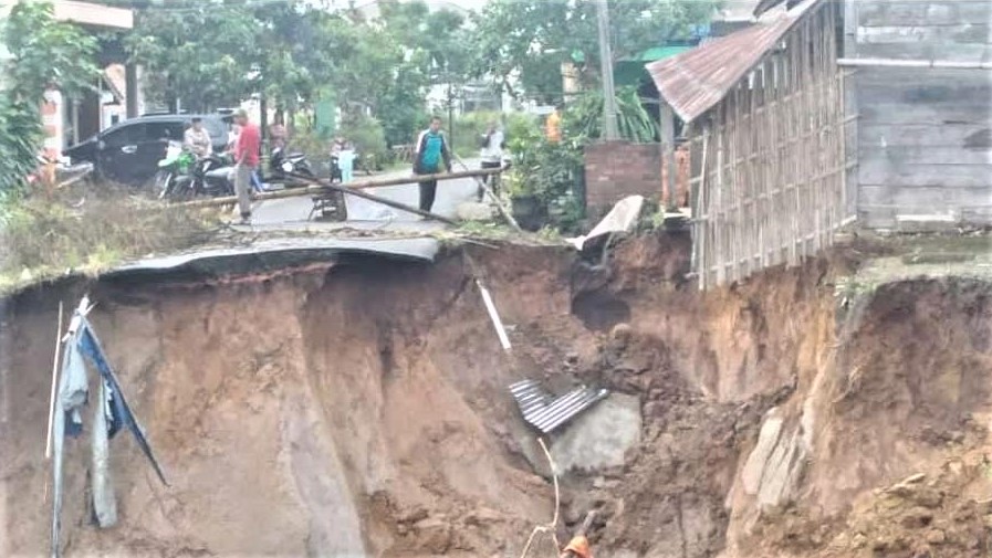 Longsor di Mutaralam Tambah Parah, Warga dan Aparat Lakukan Penanganan Darurat  