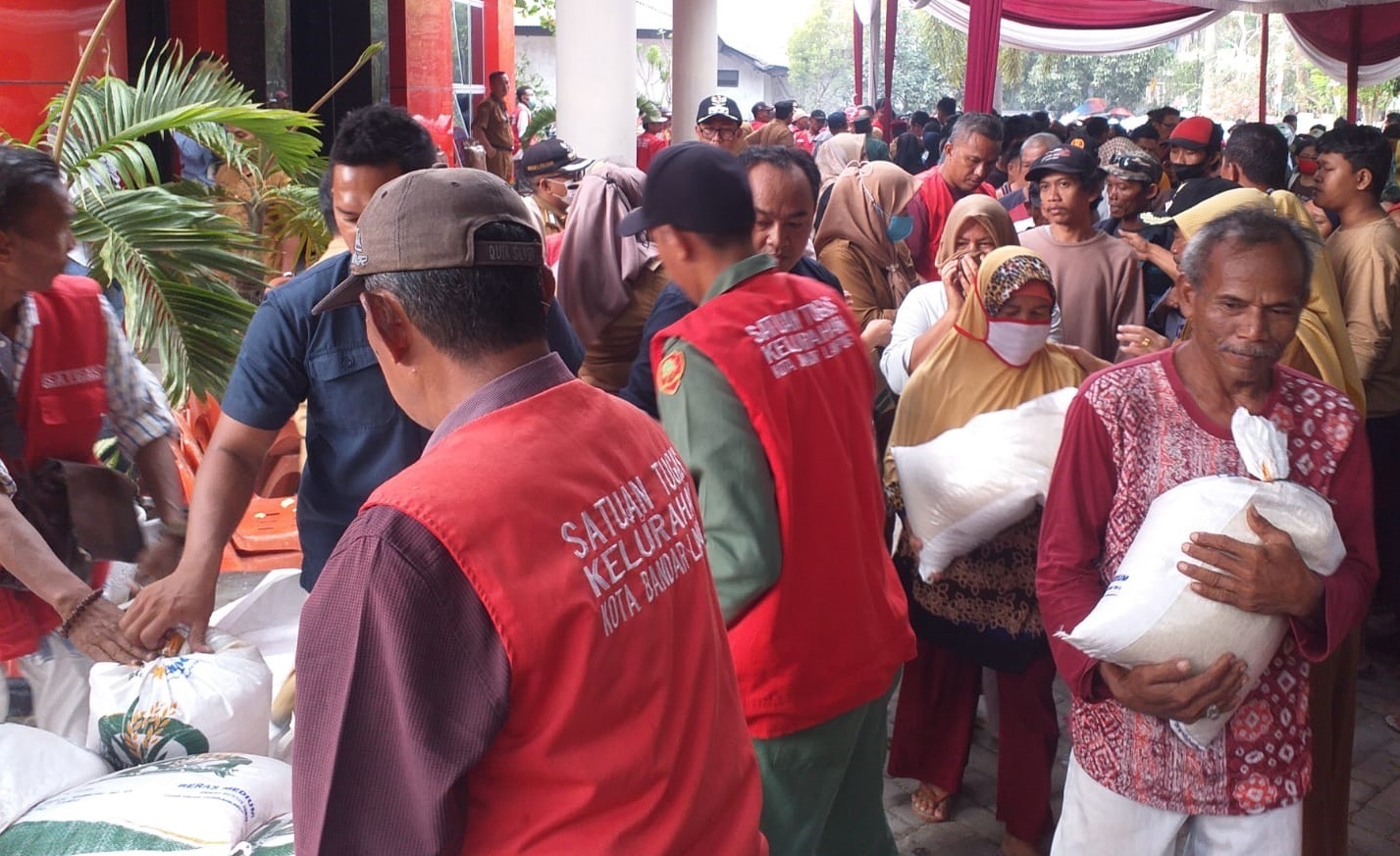 Pemkot Bandar Lampung Gelar Pasar Murah di Bumi Waras