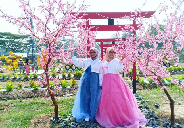 7 Tempat Wisata di Kota Metro Lampung, Ada Taman Sakura Serasa di Jepang