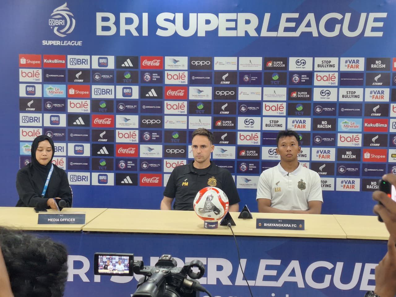 Bhayangkara FC Kecewa Usai Dikalahkan Arema FC Lewat Penalti Kontroversial