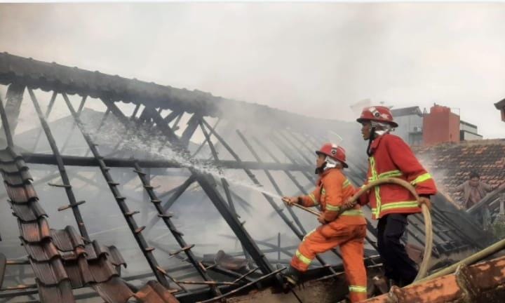 Kebakaran di Sukajawabaru TkB Hanguskan Rumah Warga Beserta Isinya