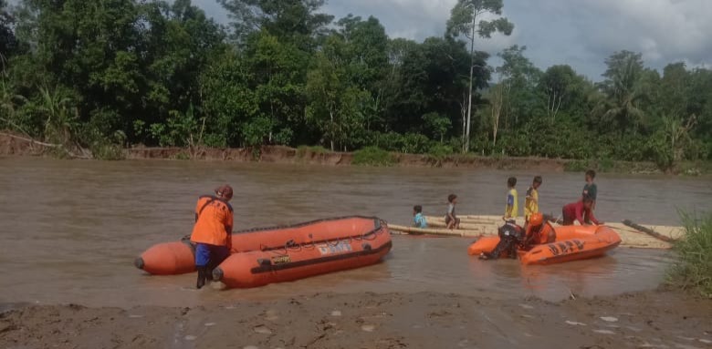Pencarian Korban Hanyut di BNS Lampung Barat, Tim Gabungan Sisir Sungai Sejauh 5 Km dengan 3 Perahu