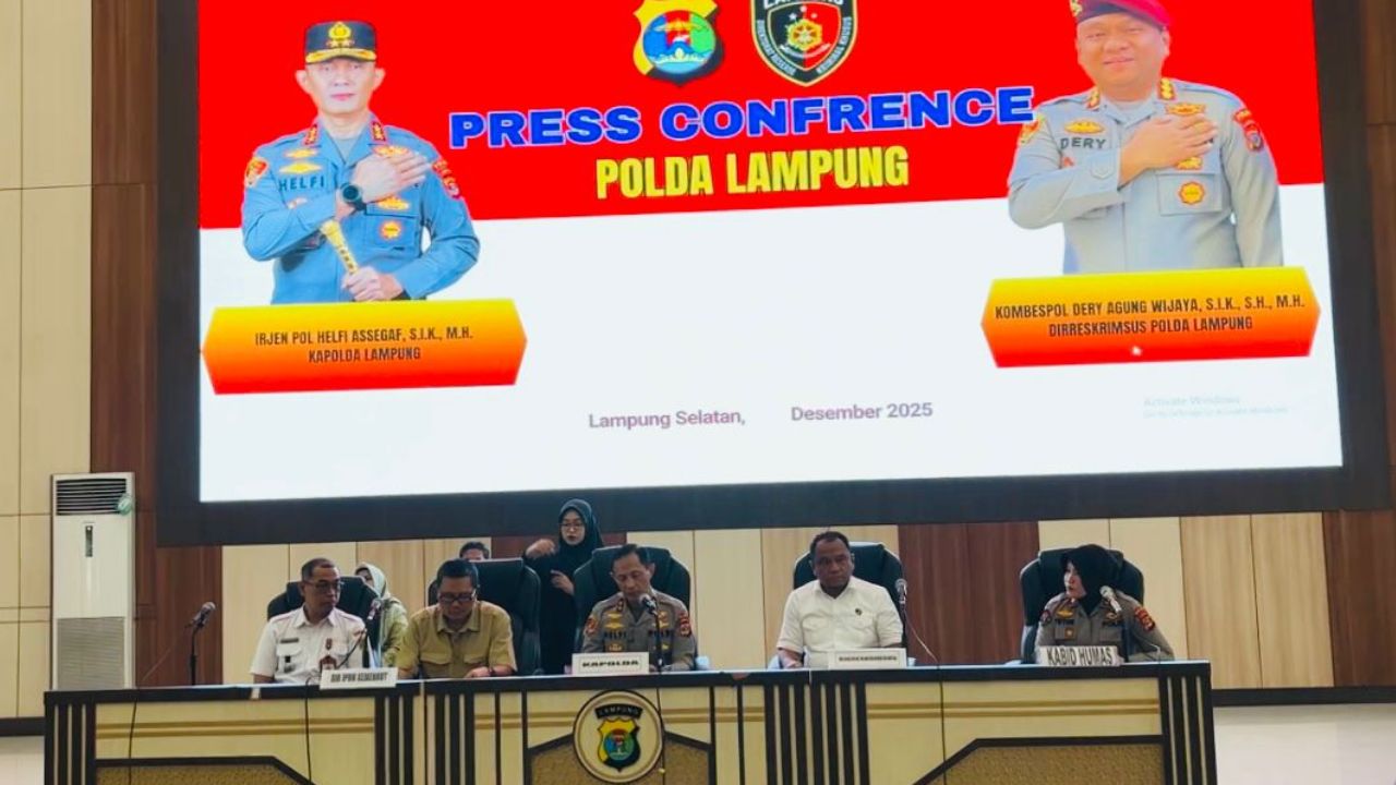 Ditreskrimsus Polda Lampung Hentikan Penyelidikan Temuan Gelondongan Kayu di Pesisir Barat