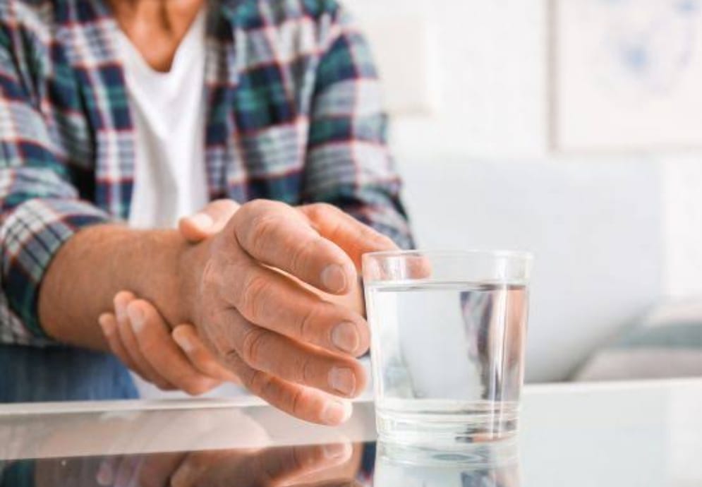 Penyebab Tremor Tangan pada Usia Muda yang Harus Diwaspadai