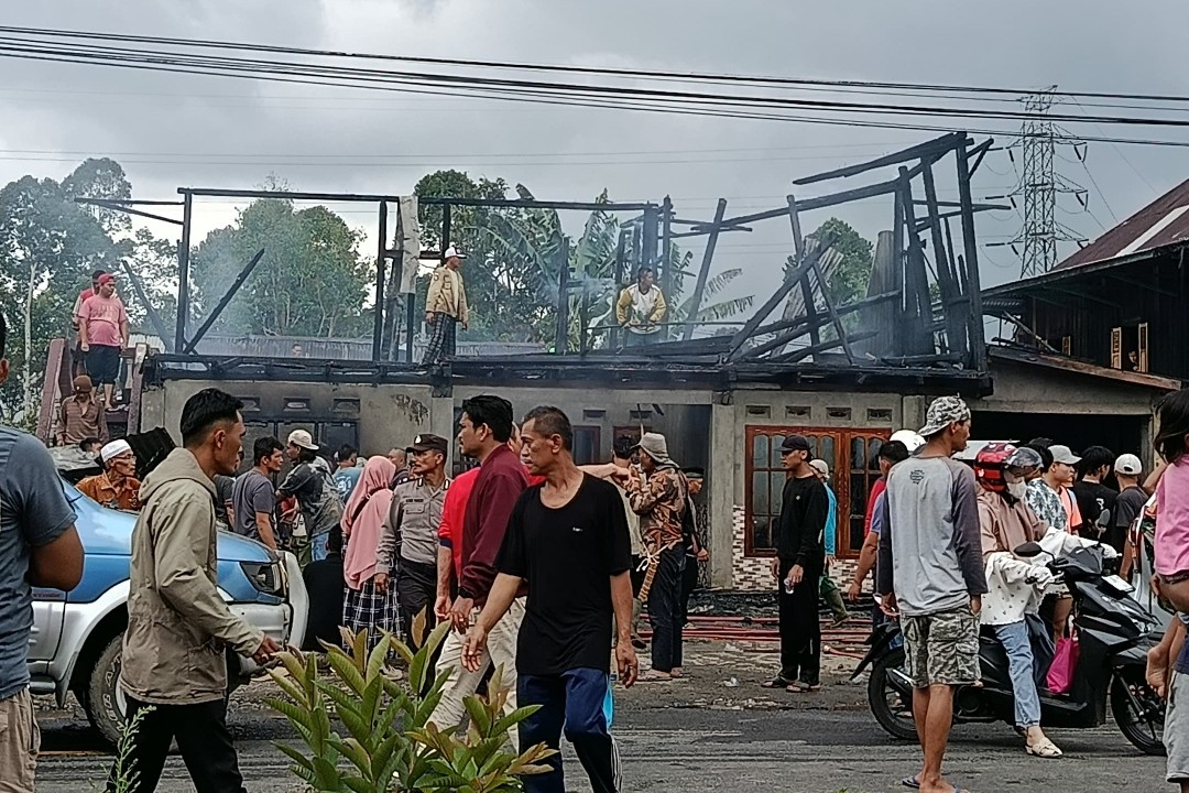 Api Padam, Satu Rumah Warga Pekon Canggu Ludes Terbakar