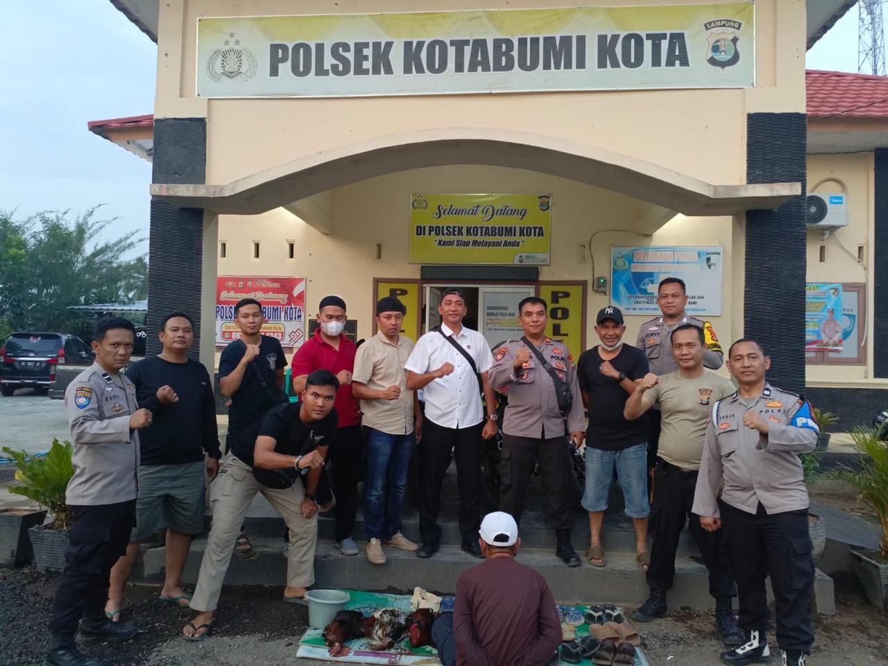 Polsek Kotabumi Kota Gerebek Arena Judi Sabung Ayam