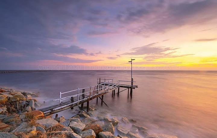 Pesona Senja di Pantai Sepahat, Surga Tersembunyi di Bengkalis