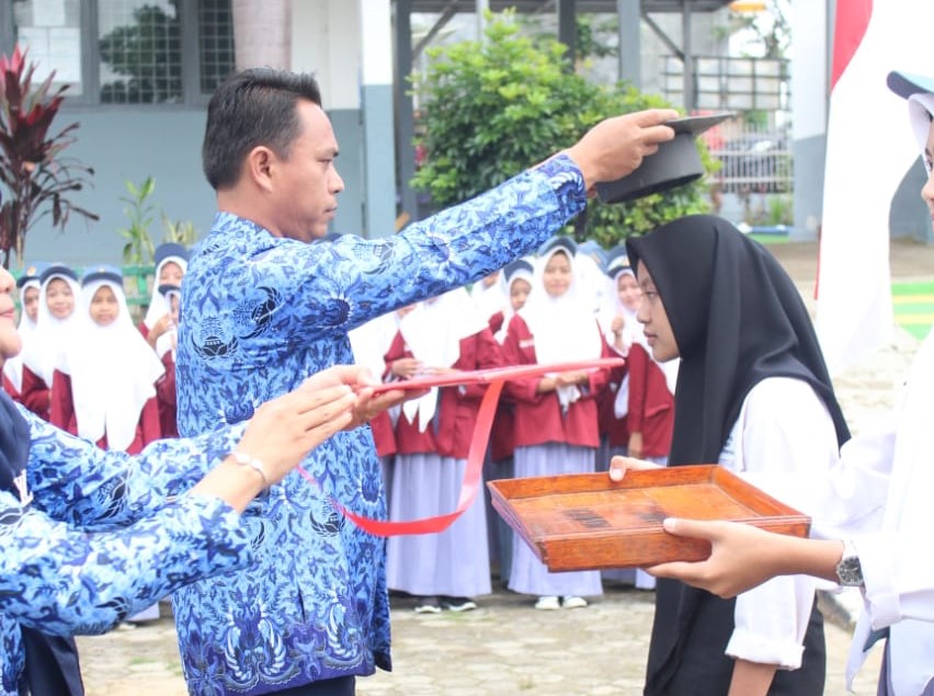 Siswa Baru SMKN 1 Waytenong Awali Pendidikan Dengan MPLS 