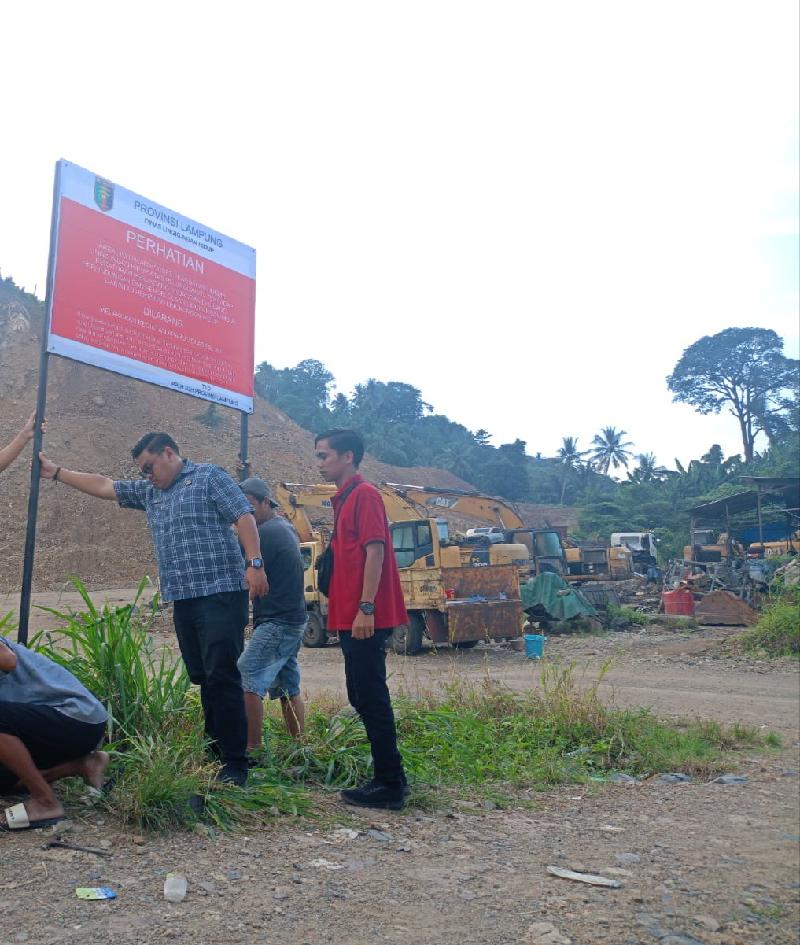 Tambang Batu Andesit di Way Laga di Segel DLH Lampung