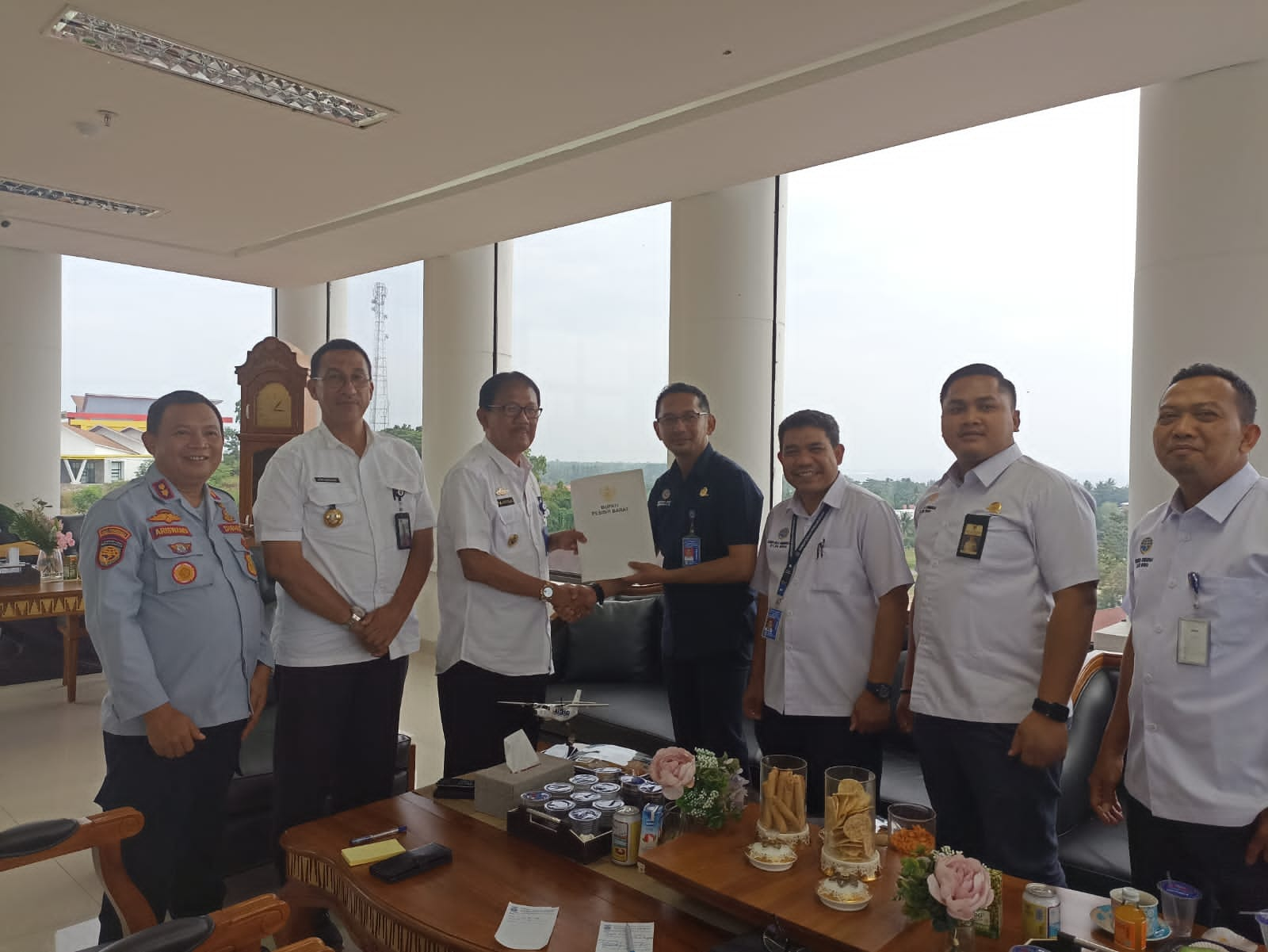 UPBU Silampari Kunjungi Pesisir Barat, Pemkab Ajukan Pengembangan Bandara MTK