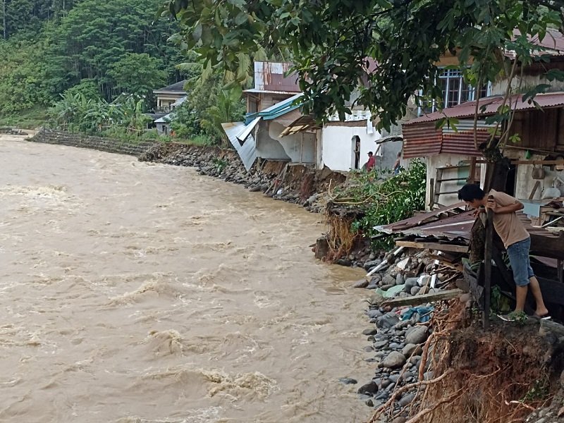 12 Rumah Terdampak banjir Bandang Way Laay