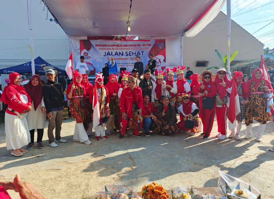 Semarak HUT RI ke-80, Warga Kelurahan Sukabumi Lingkungan 3 Gelar Jalan Sehat