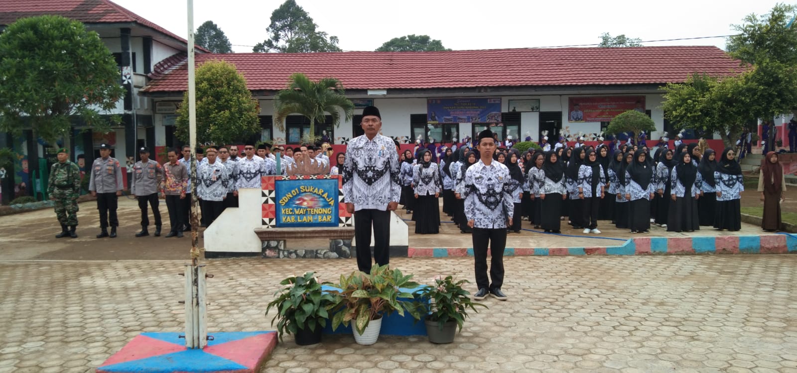 Peringatan HGN dan HUT PGRI di Kecamatan Way Tenong Berlangsung Kompak dan Meriah 