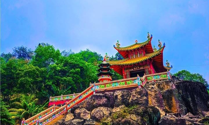 Menelusuri Pesona Singkawang, Kota Seribu Kelenteng