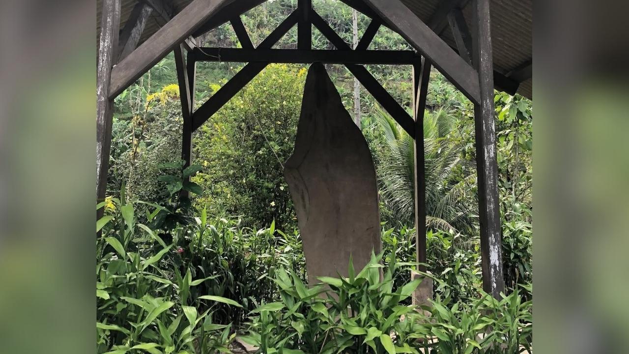 Sejarah dan Nilai Budaya Situs Batu Kujang di Kaki Gunung Salak