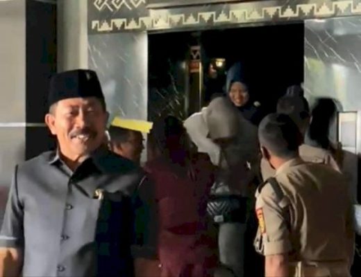 Anggota DPRD Lampung Terjebak di Lift