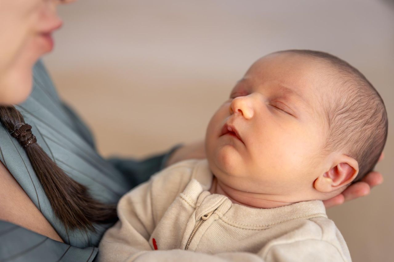 Salep Mata Bayi yang Aman: Panduan Lengkap untuk Orang Tua