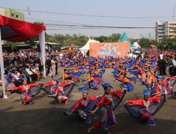 Tari Burung Raja Udang: Simbol Kehidupan dan Keindahan Pesisir Jakarta Utara