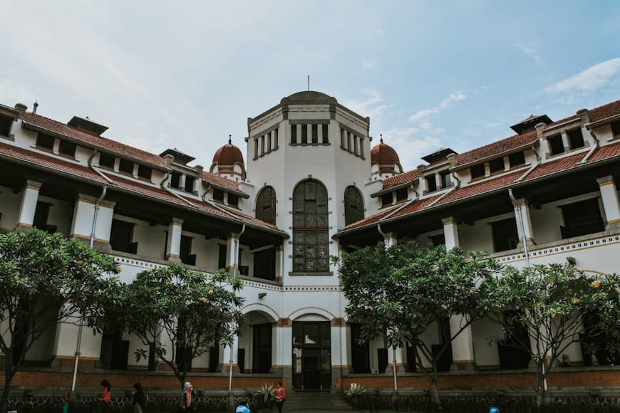 Lawang Sewu: Warisan Kolonial yang Memikat di Jantung Semarang