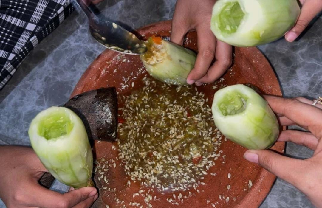 Rujak Corek: Sensasi Pedas Asam Khas Madura yang Menggugah Selera