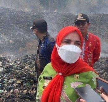 Walikota Bandar Lampung Tinjau Lokasi Kebakaran TPA Bakung, Ini Kata Eva Dwiana 