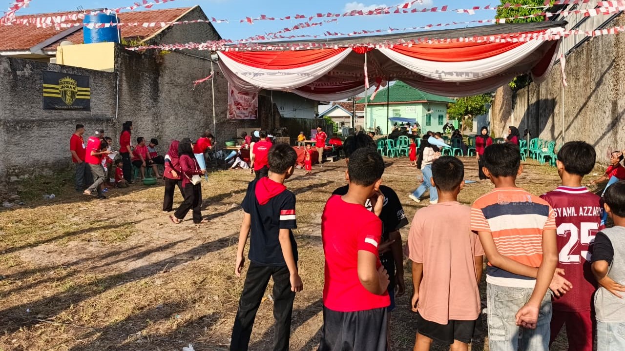 Meriahkan HUT RI ke-80, Warga Sukabumi dan Korpri Jaya Gelar Berbagai Perlombaan