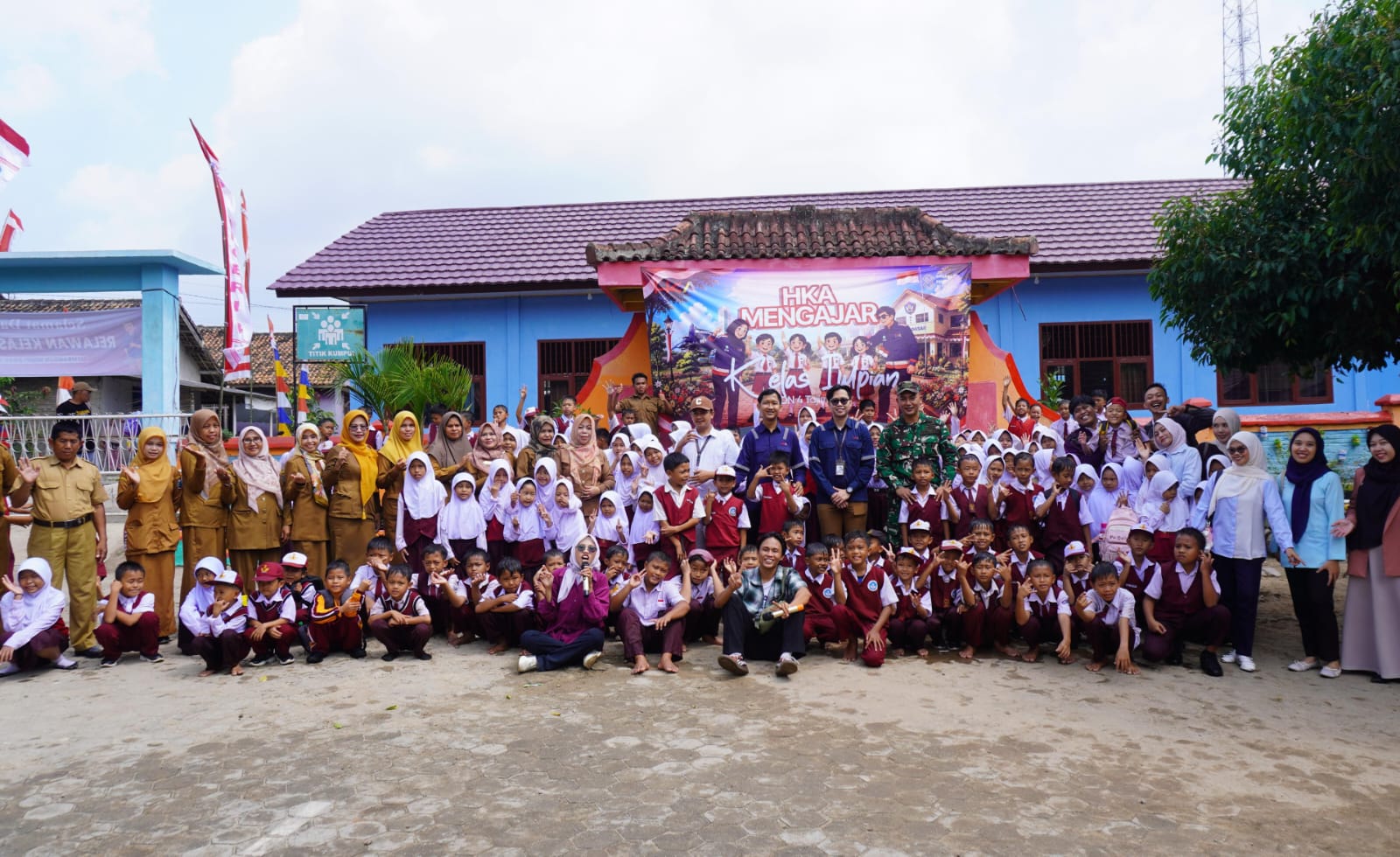 PT Hakaaston Hadirkan HKA Mengajar, Siswa SD di Lampung Selatan Diajak Berani Bermimpi
