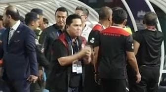 Momen Haru Ketum PSSI Erick Thohir dan Coach Indra Sjafri saat Raih Juara di SEA Games 2023